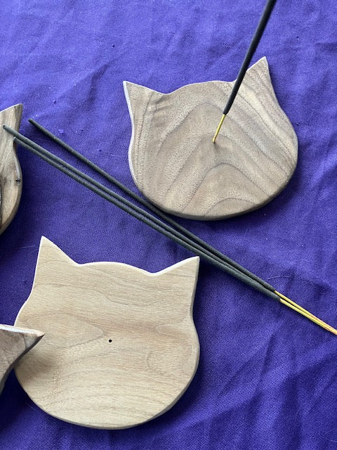 Cat face wooden incense holder